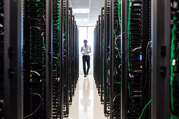 Thủ tục vào/ra phòng máy của Pho Tue SoftWare Solutions JSC